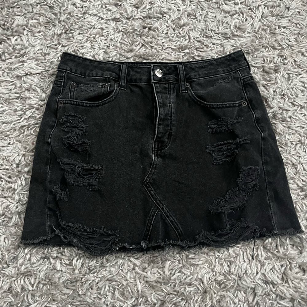 American eagle black distressed jean skirt size 6